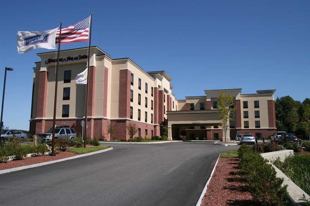 Hampton Inn & Suites Providence / Smithfield Exterior photo